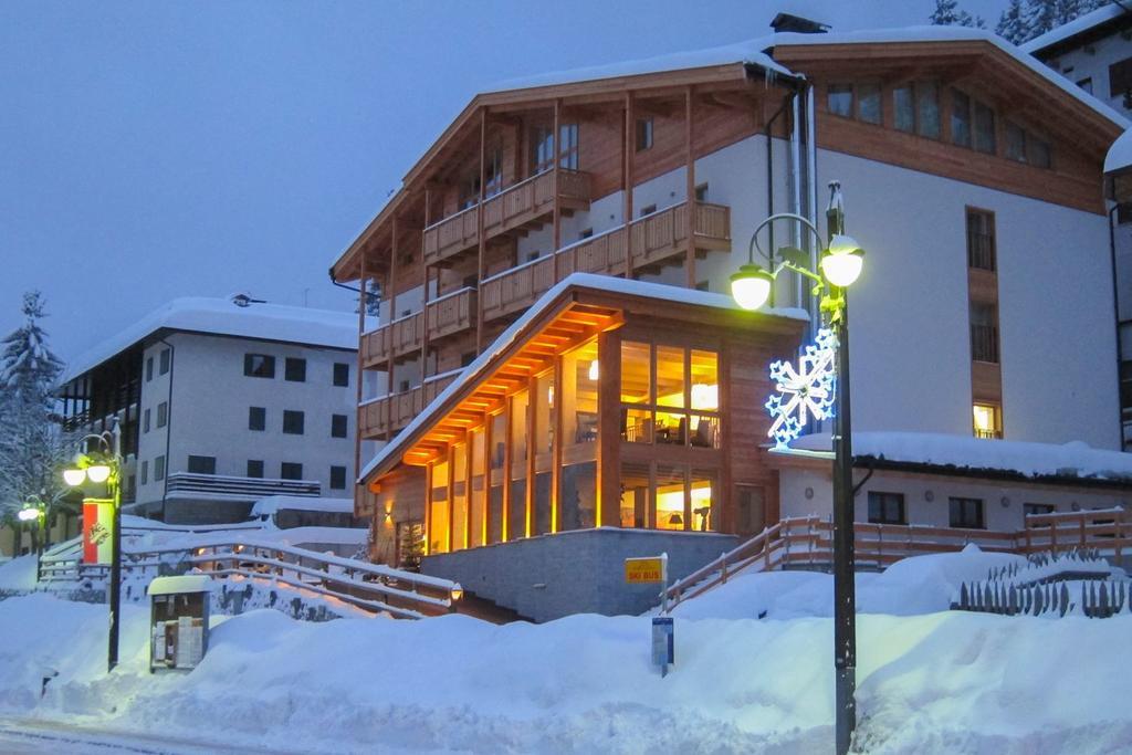 Hotel Garni Caminetto Madonna di Campiglio Exterior photo